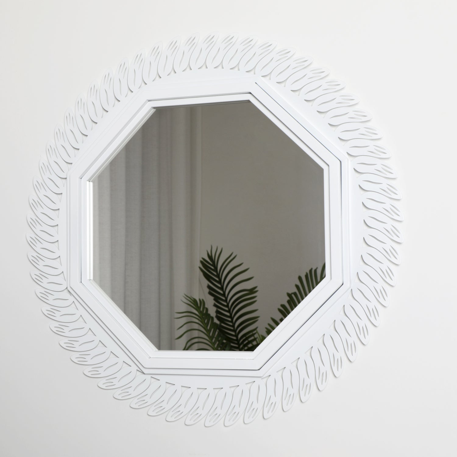 24"x24" White Decorative Wall Mirror for Home, Octagonal Geometric Mirror with Metal Frame,Modern Hanging Mirrors for Living Room,Bedroom Entryway (Copy)